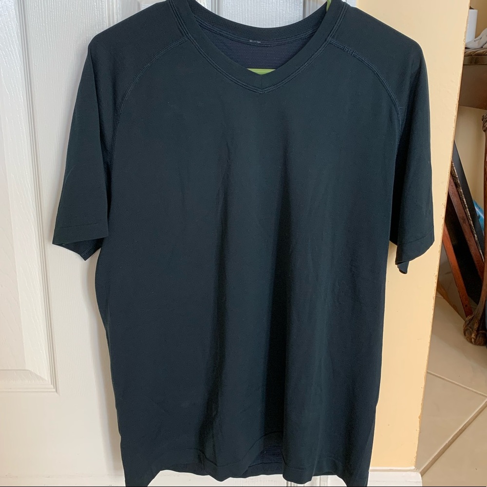 Lululemon Metal Vent Tech V-Neck